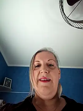 Feelineducentre online show from October 5, 3:39 pm