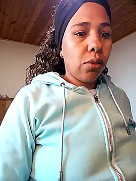 IVONNE COLLINS33 online show from February 9, 10:56 pm