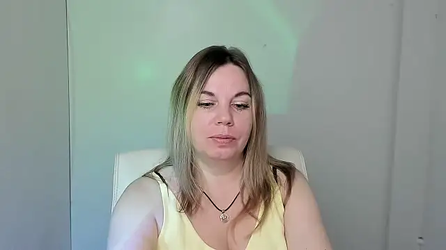 Snapshot of Jessica_Amore chatting on October 18, 6:05 am Jessica Amore online show from October 18, 6:05 am
