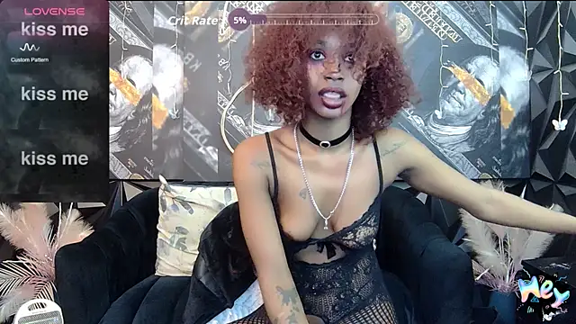 Lilmisbaddyxxx online show from October 31, 9:41 pm