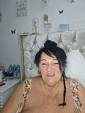 Angeldelightt online show from October 29, 9:06 pm