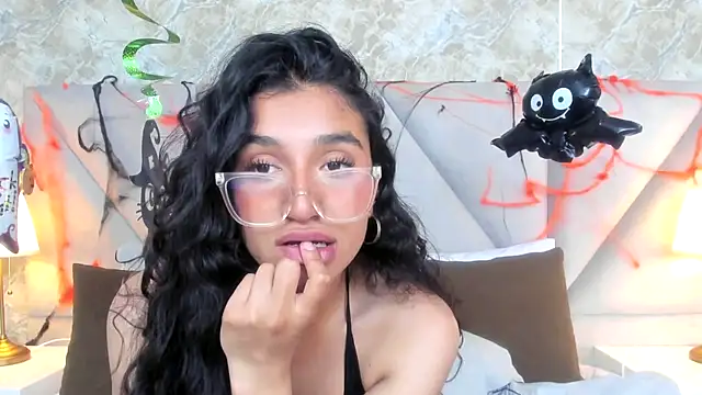 ValentiinaCruz online show from October 25, 11:00 pm