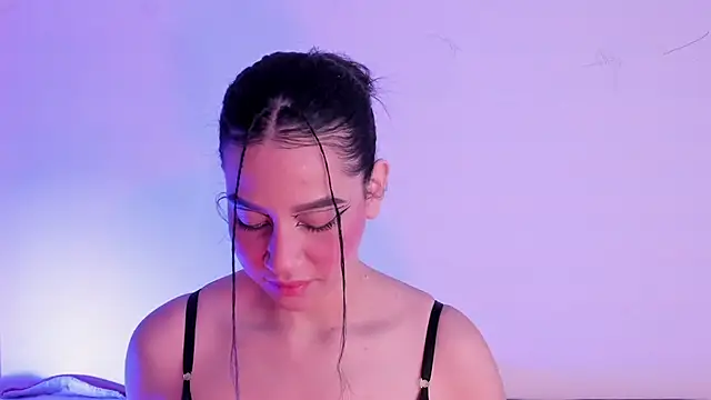 Megan Luxe online show from February 22, 4:57 am