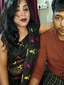 Hotbhabi305 online show from April 7, 5:15 pm