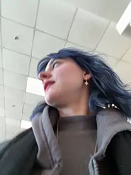 Only April online show from April 11, 7:45 am