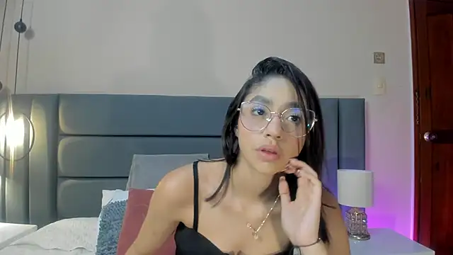 Snapshot of IvyJhons chatting on October 4, 12:11 pm IvyJhons online show from October 4, 12:11 pm