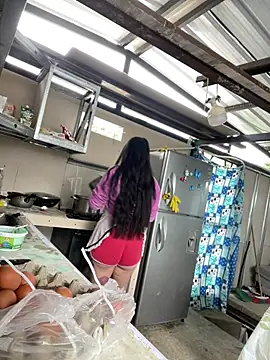 Lali HOtt online show from April 1, 2:36 pm