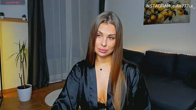 Cutie Lui online show from November 10, 10:32 am