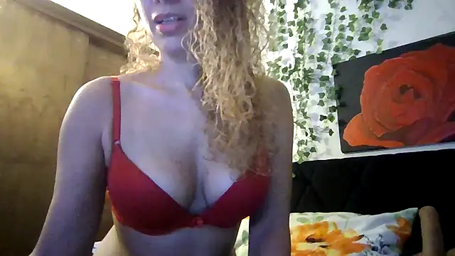 lickablemiami online show from July 17, 11:41 pm