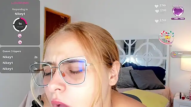 MikaelaStone online show from September 22, 12:58 pm