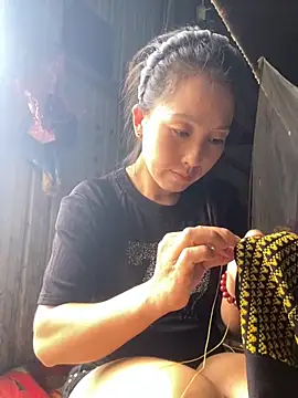 Huong-Ly online show from September 27, 6:42 am