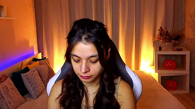 Leila Hefner online show from November 18, 3:07 am