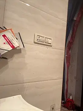 crhong666 online show from April 3, 1:03 am