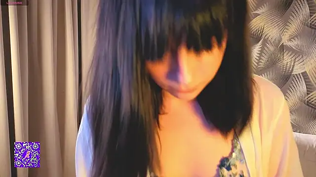 Snapshot of Honeey_Beee chatting on September 14, 7:01 pm Honeey Beee online show from September 14, 7:01 pm