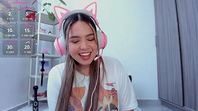 Snapshot of Alana_Banana_ chatting on October 2, 3:28 pm Alana Banana online show from October 2, 3:28 pm