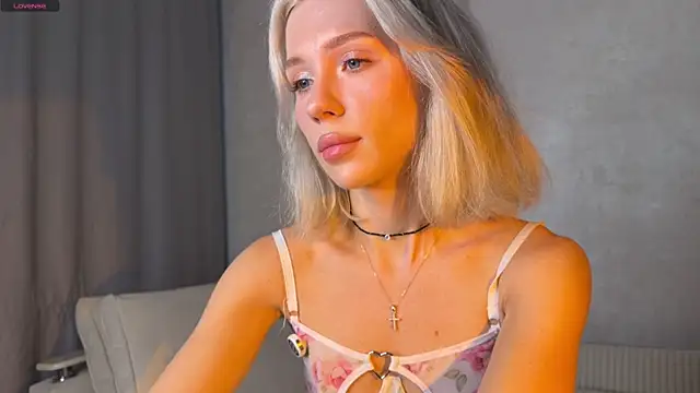 KittenFang online show from August 4, 6:52 am