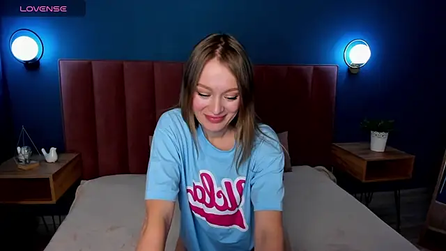 EvelynPoole online show from September 18, 1:26 am