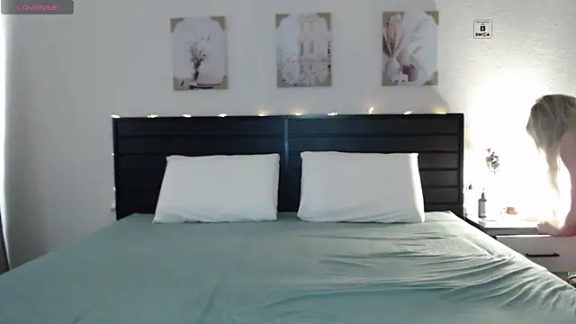 BL0NDE babe online show from April 15, 4:02 am