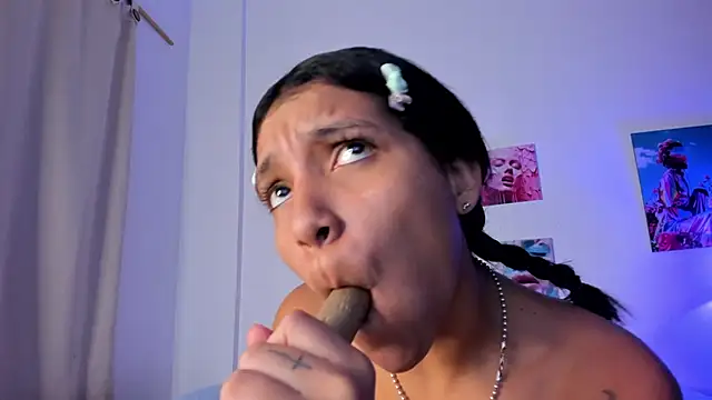 mia purplee online show from November 22, 3:31 am