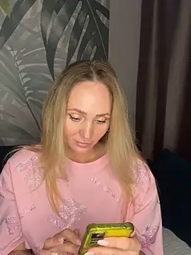 Affectionate lady online show from October 16, 8:06 am