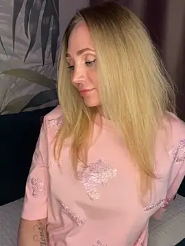 Affectionate lady online show from October 17, 9:29 pm