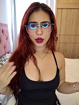 Snapshot of sarah_lark_ chatting on October 3, 6:46 pm sarah lark online show from October 3, 6:46 pm
