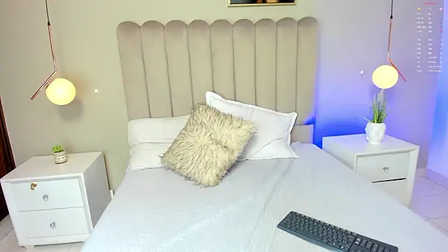 Dani rosse  online show from February 6, 1:36 pm