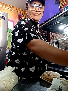 Lady 16 online show from September 15, 6:15 pm