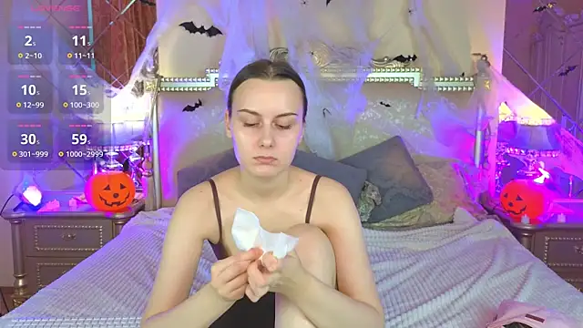 Kelly Cartier online show from October 21, 12:31 pm