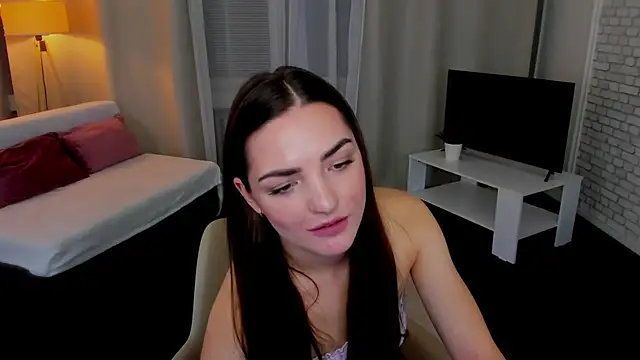 Snapshot of MyEllaLuvs chatting on September 8, 8:19 pm MyEllaLuvs online show from September 8, 8:19 pm