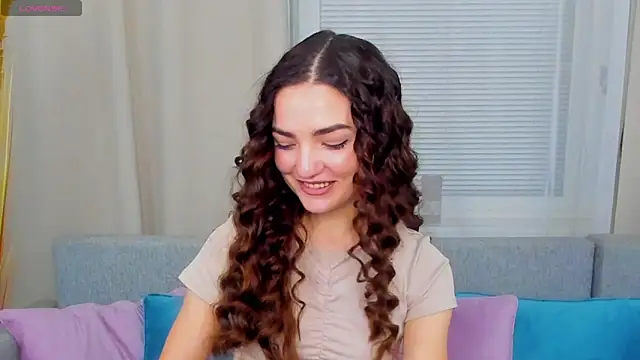 MyEllaLuvs online show from November 26, 9:16 pm