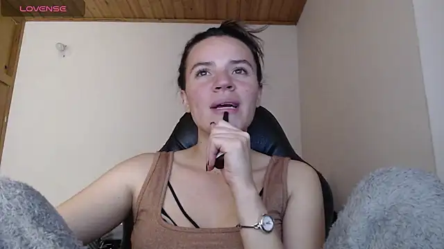 Skylar Serenity online show from November 15, 10:33 pm