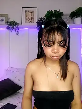 Snapshot of theLayla_DH chatting on September 18, 7:56 pm theLayla DH online show from September 18, 7:56 pm