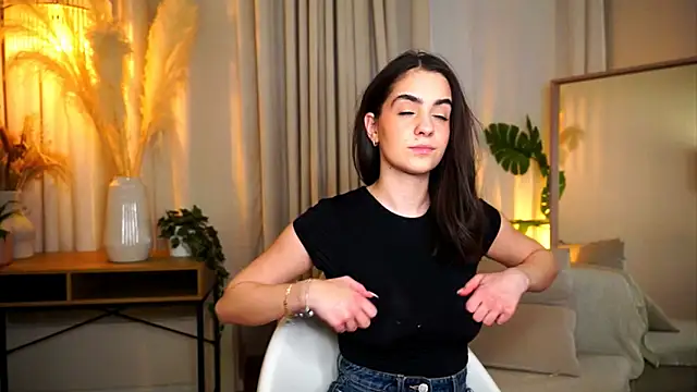 miilky wayy online show from February 21, 4:08 pm