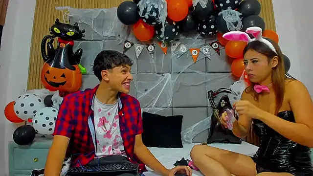 ChanellandMax online show from October 31, 2:32 pm