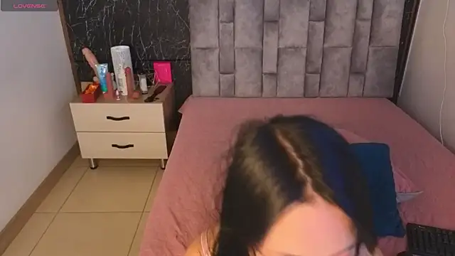 emily vermont online show from November 29, 4:05 am