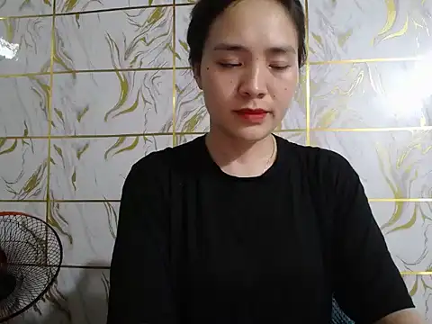 Lyzizi lovely09 online show from May 28, 7:50 am