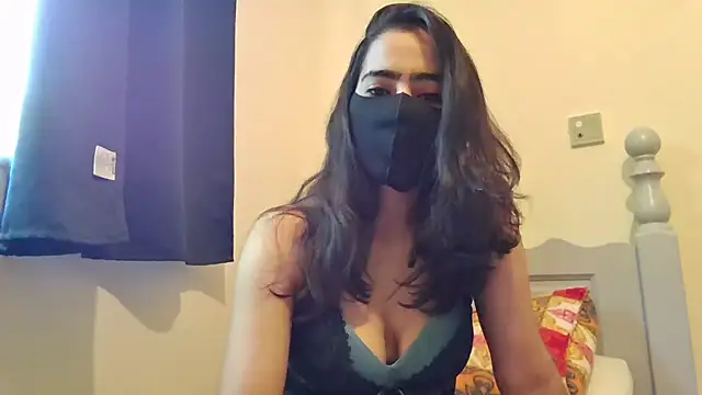 BobtailFormal online show from May 27, 7:49 am