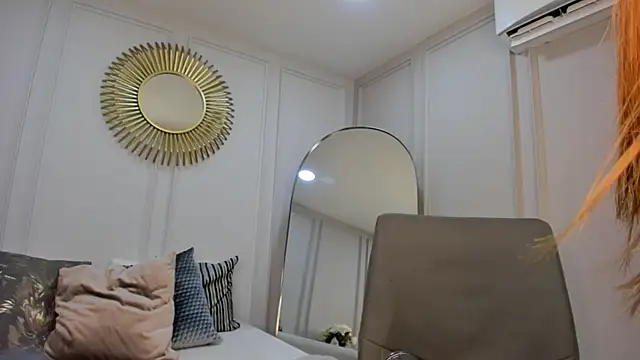 CharlotteBrownn  online show from September 13, 1:24 am