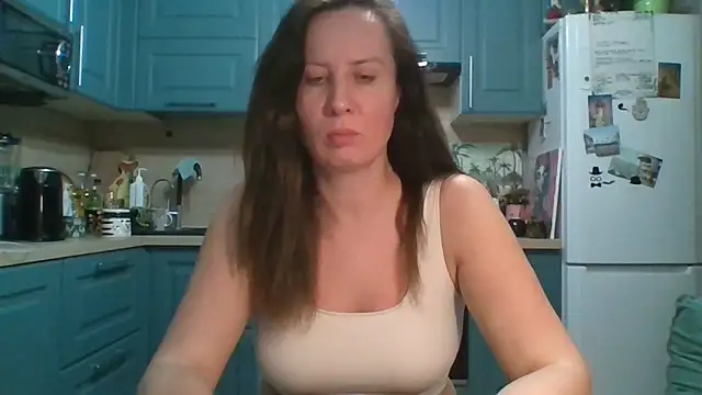 ALICAINWONDERLAND online show from April 7, 8:22 pm