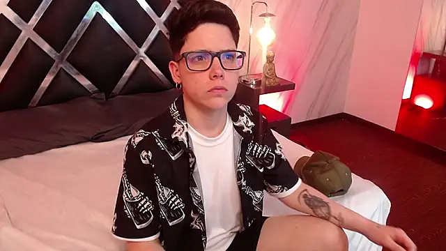 SpencerMontgomery online show from October 15, 1:19 am