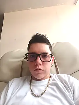 SpencerMontgomery online show from November 3, 6:23 pm