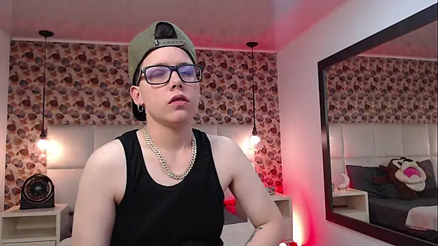 SpencerMontgomery online show from September 15, 8:49 pm