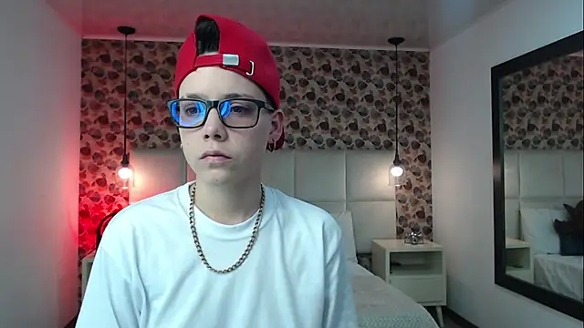 SpencerMontgomery online show from September 8, 7:46 pm