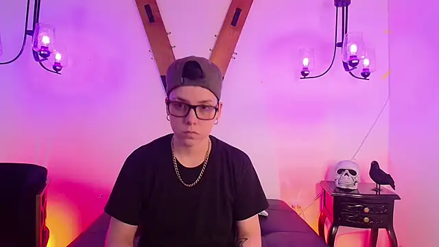 SpencerMontgomery online show from November 25, 8:09 pm