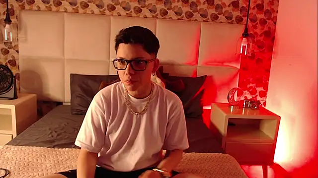 SpencerMontgomery online show from September 19, 10:42 pm