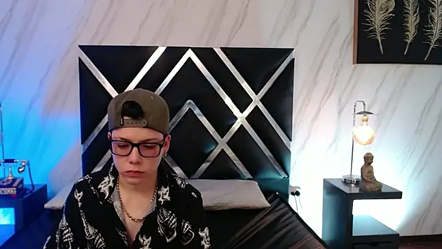 SpencerMontgomery online show from December 1, 8:00 pm