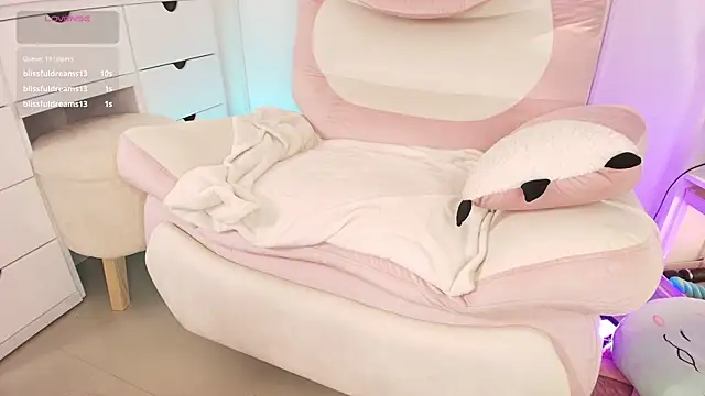 justonecute online show from June 3, 4:57 am