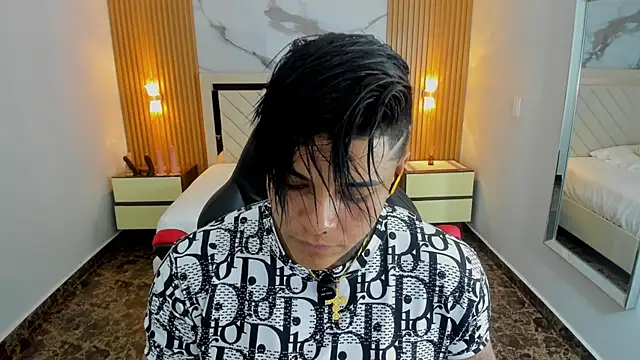 KAROLLJONES1 online show from June 16, 7:37 pm