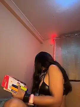 princesaliay online show from February 18, 9:08 am